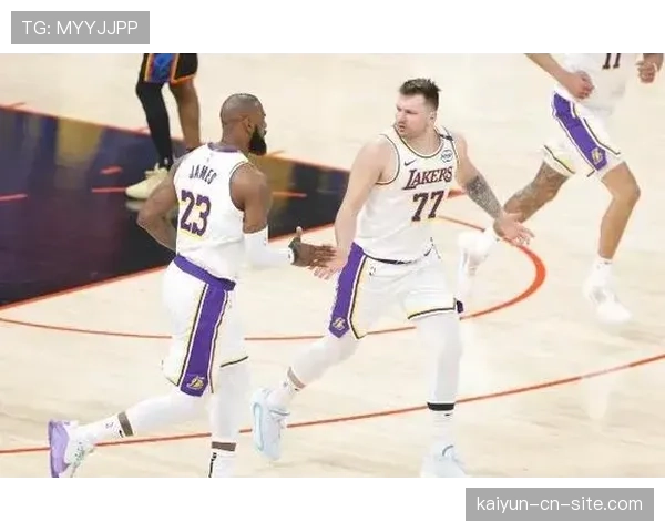 西部球队五胜三负力压东部 骑士老鹰尼克斯等队出战